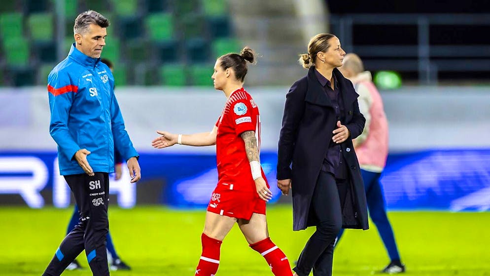 How Pia Sundhage has helped the Swiss women's soccer team - Gallery. Ramona Bachmann (center) and former Swiss national team coach Inka Grings (right)