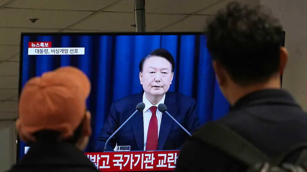 Le président sud-coréen poussé à la démission après la loi martiale - Gallery. Le président sud-coréen Yoon Suk-yeol a décrété la loi martiale, en accusant l'opposition de constituer des "forces hostiles à l'Etat".