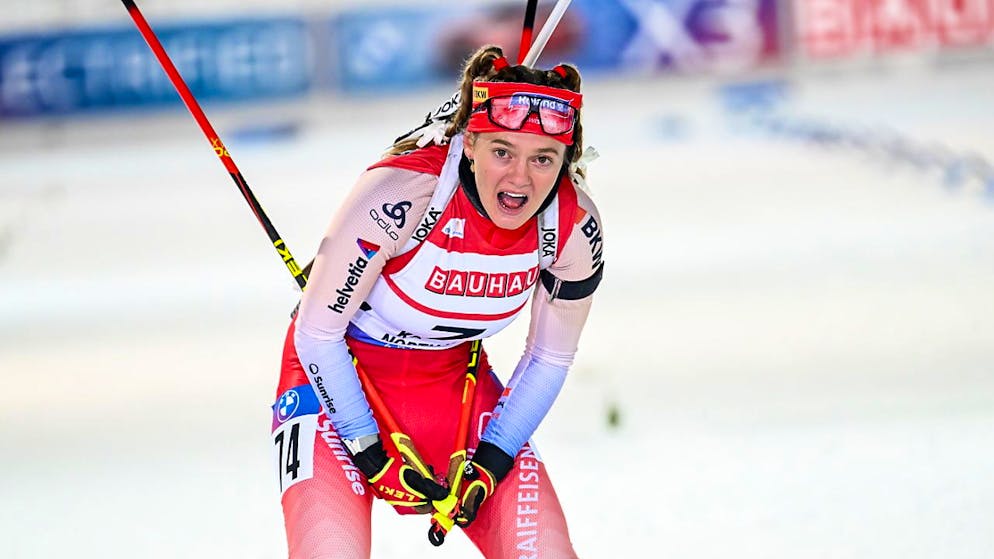 Lea Meier kommt mit dem Karriere-Bestresultat ins Ziel. Nach einem tadellosen Start musste sie zum Schluss noch einen Fehlschuss hinnehmen und büsste auch noch in der Loipe an Terrain ein