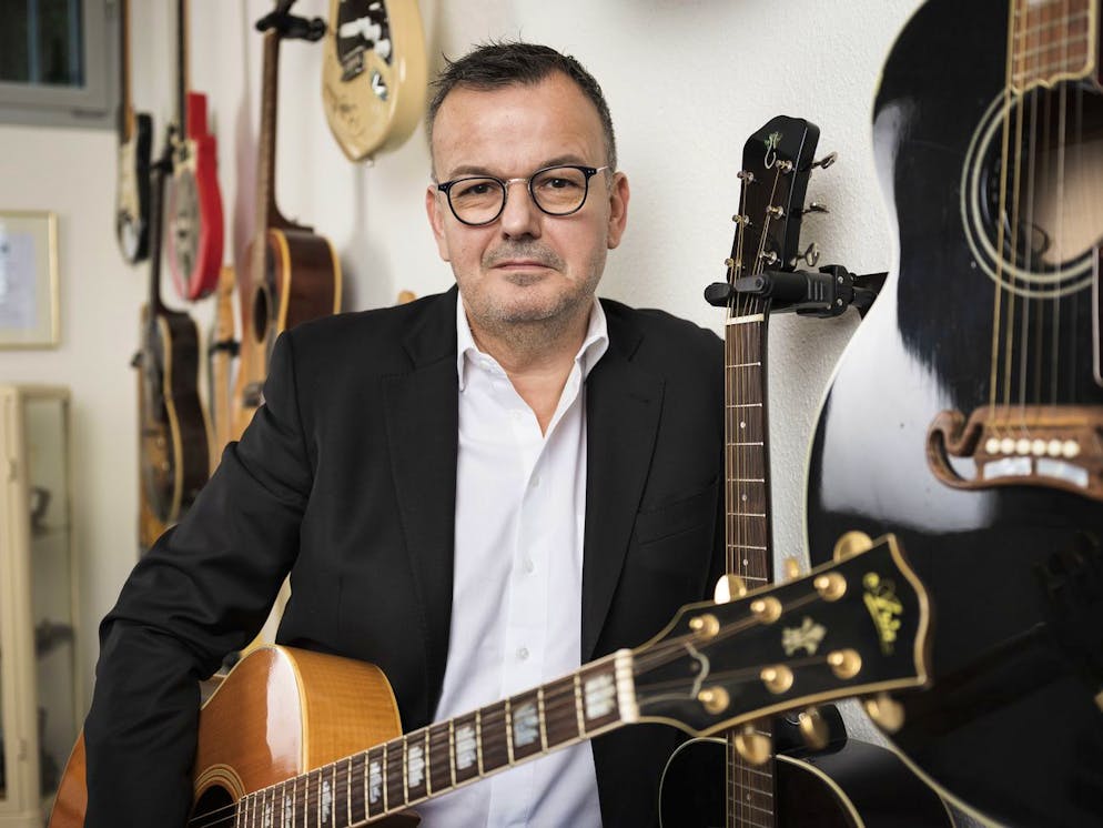 Zurück auf der Bühne: Bluesmusiker Philipp Fankhauser wurde 2023 durch eine Stammzellenspende vor dem Tod gerettet.