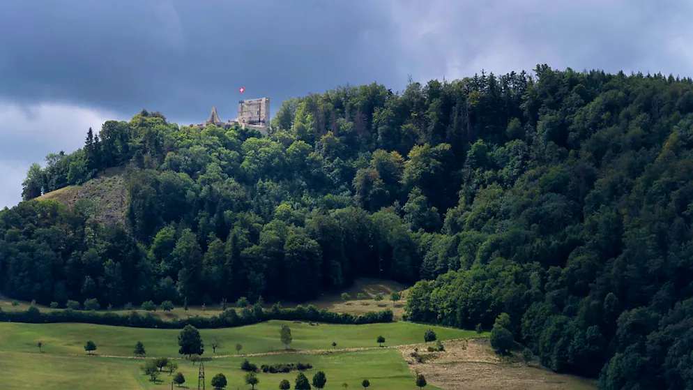 19 Baselbieter Gemeinden, darunter auch Buus (Bild), werden noch an den Gemeindeversammlungen über einen Beitritt zum Trägerverein Naturpark entscheiden. (Archivbild)