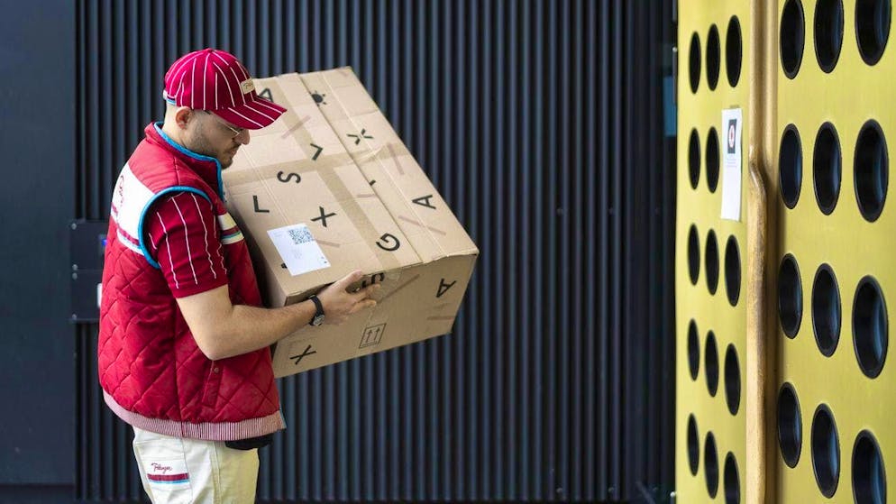 The online retailer Galaxus has annoyed customers with a hefty demand for additional payment. (symbolic image)