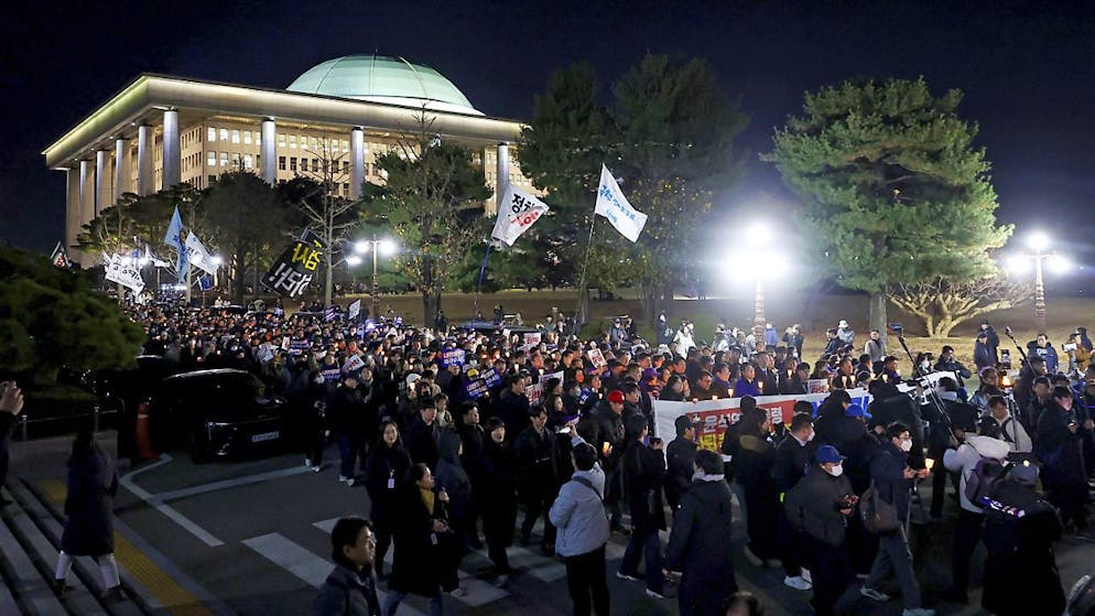 Corea del Sud. I manifestanti a Seul marciano verso il palazzo presidenziale