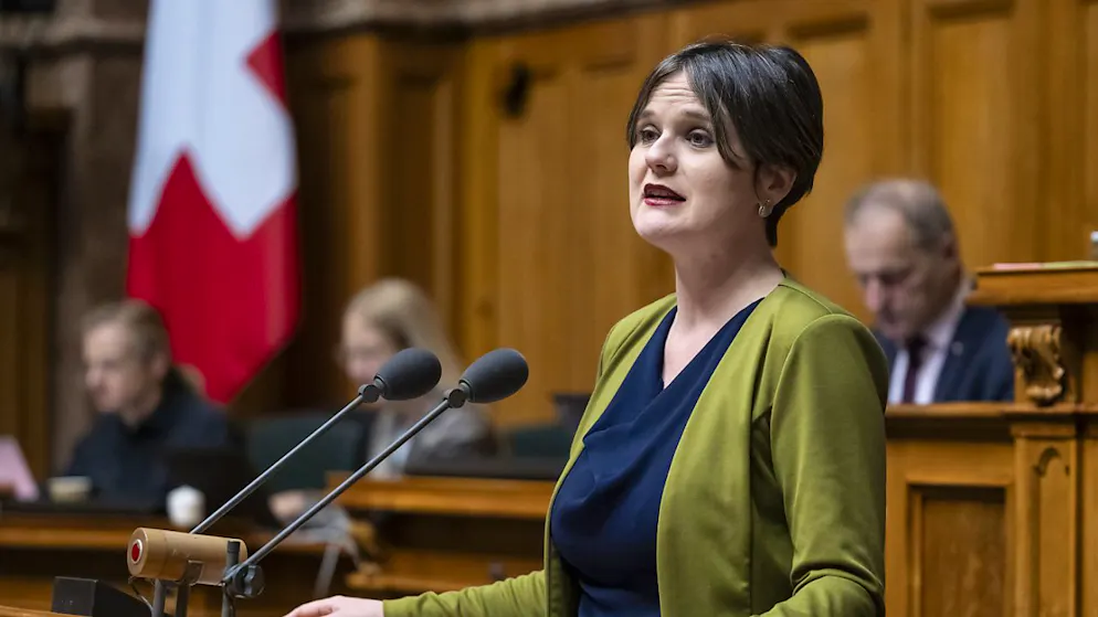 La gauche, ici la députée Sarah Wyss (PS/BS), a appelé en vain à refuser les coupes dans la coopération internationale. Le National a prévu mercredi 250 millions de moins dans le budget.