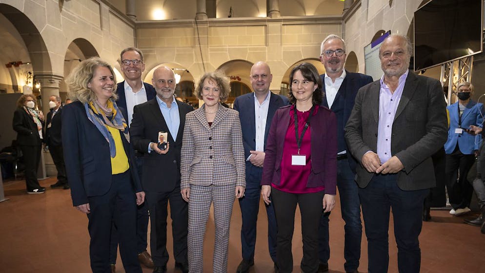 Der Zürcher Stadtrat nach den "Winterwahlen " 2022. 2026 wird erst im März gewählt, auch auf Wunsch des Stadtzürcher Parlaments (Archivbild)