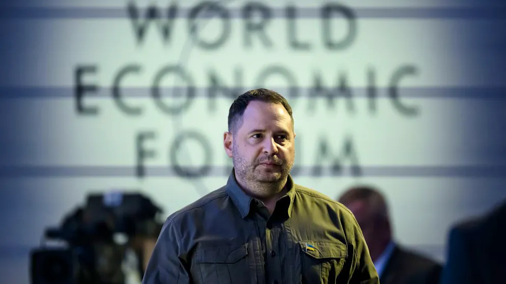 Der ukrainische Präsidentenbürochef Andrij Jermak – hier beim WEF in Davos im vergangenen Januar – soll mit einer Delegation für Gespräche mit dem künftigen US-Präsidenten Donald Trump in den USA eingetroffen sein.