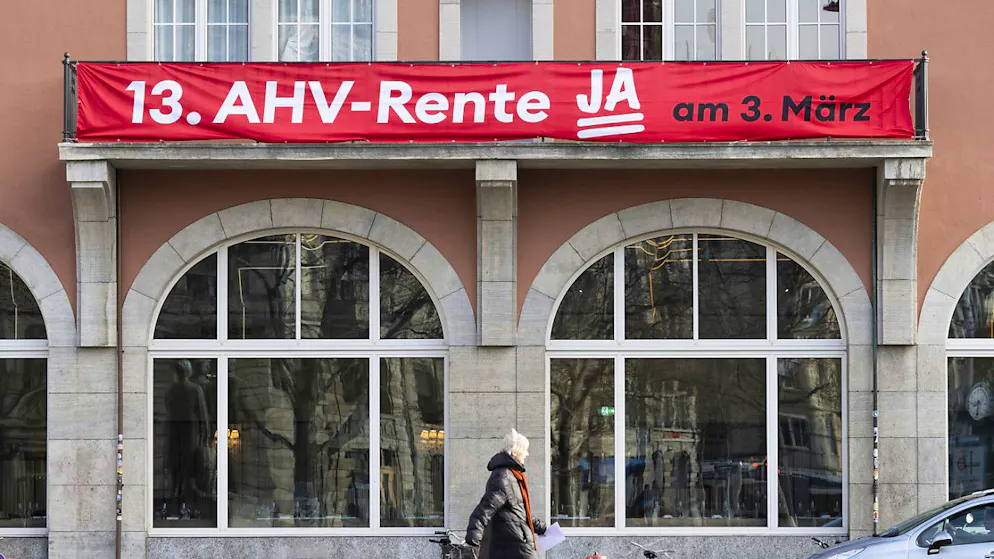 Der Ständerat vertagt die Klärung der Finanzierung der 13. AHV-Rente. Mit den Plänen für die Einführung ab 2026 ist der Rat einverstanden. (Archivbild)