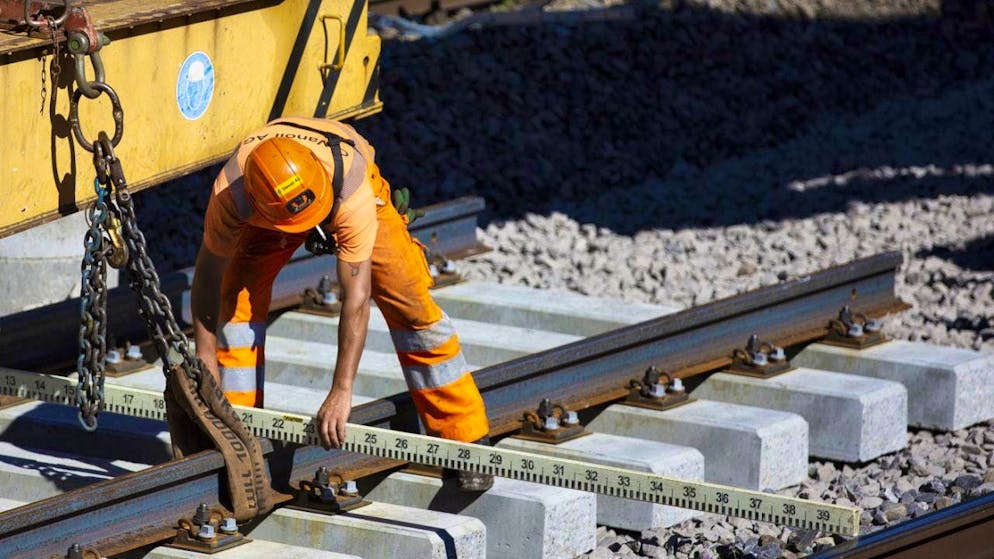 Parliament has approved CHF 16.4 billion for the operation and maintenance of the Swiss rail network over the coming years. (archive picture)
