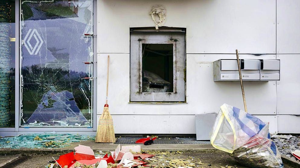 The defendants allegedly wanted to use the explosives to blow up ATMs. (archive picture)