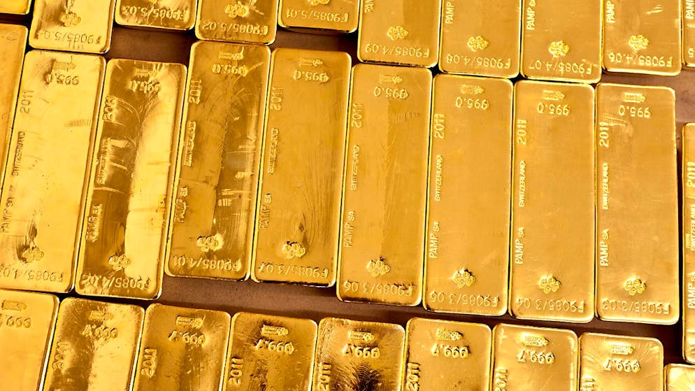 Real estate, airplanes, works of art. Switzerland freezes Russian assets worth 15 billion