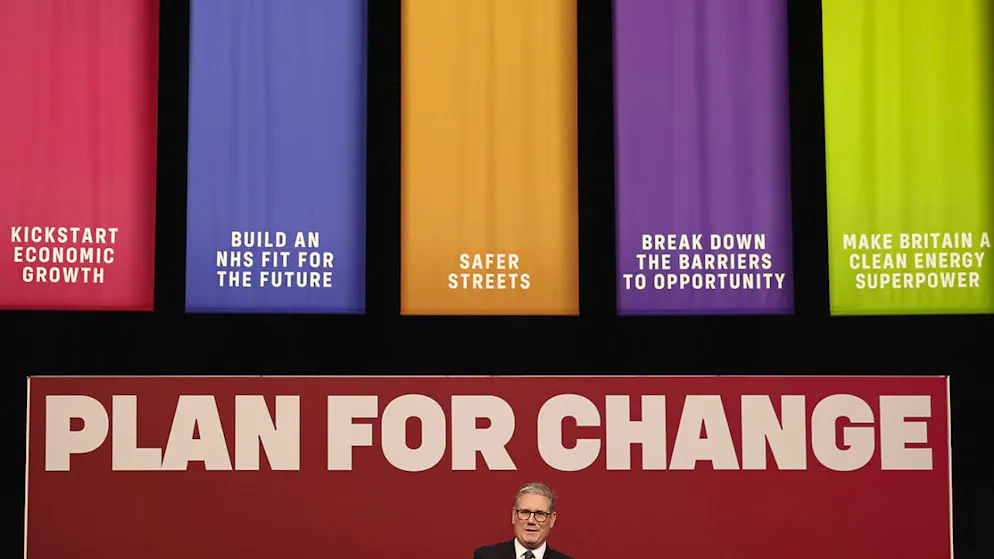 Il premier britannico Keir Starmer, in calo di popolarità a soli cinque mesi dalle elezioni, ha presentato oggi un "piano per il cambiamento" del Regno Unito.