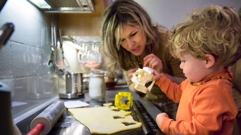 13,5 Prozent oder fast jeder siebte Haushalt von Alleinerziehenden bezog 2023 im Aargau Sozialhilfe. Bei den verheirateten Paaren mit Kindern lag diese Quote bei 0,7 Prozent. (Archivbild)