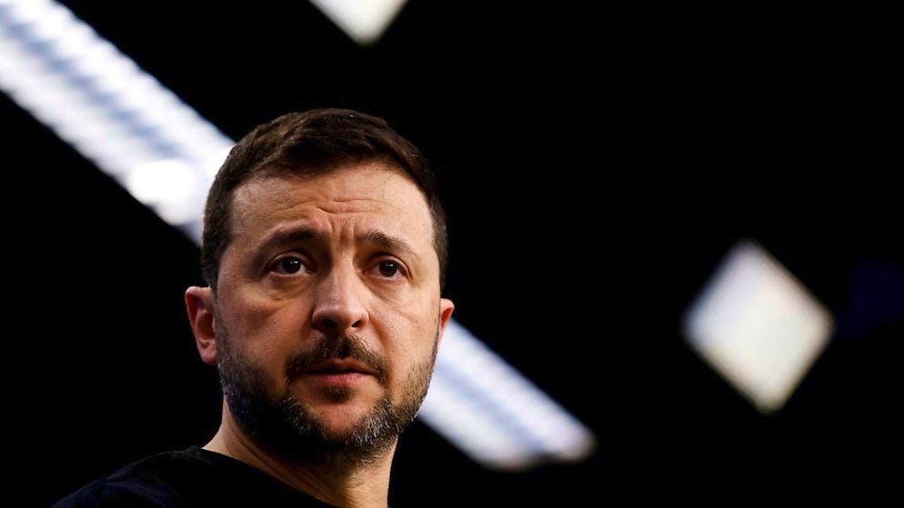 ARCHIVE - Volodymyr Zelensky, President of Ukraine, speaks to journalists during a press conference at an EU summit. Photo: Omar Havana/AP/dpa