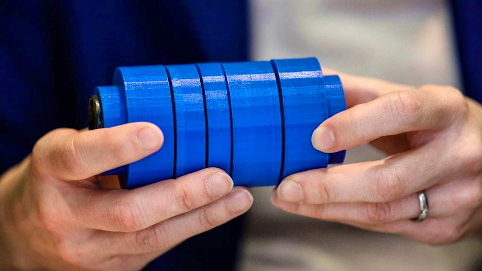 For example, a filter that turns contaminated water into drinking water: the National Council is debating funding for development cooperation over the next four years. (archive picture)