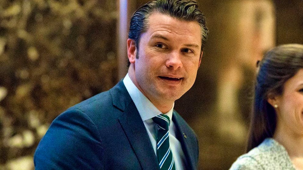 ARCHIVE - Pete Hegseth goes to a meeting with US President-elect Donald Trump. Photo: Evan Vucci/AP/dpa