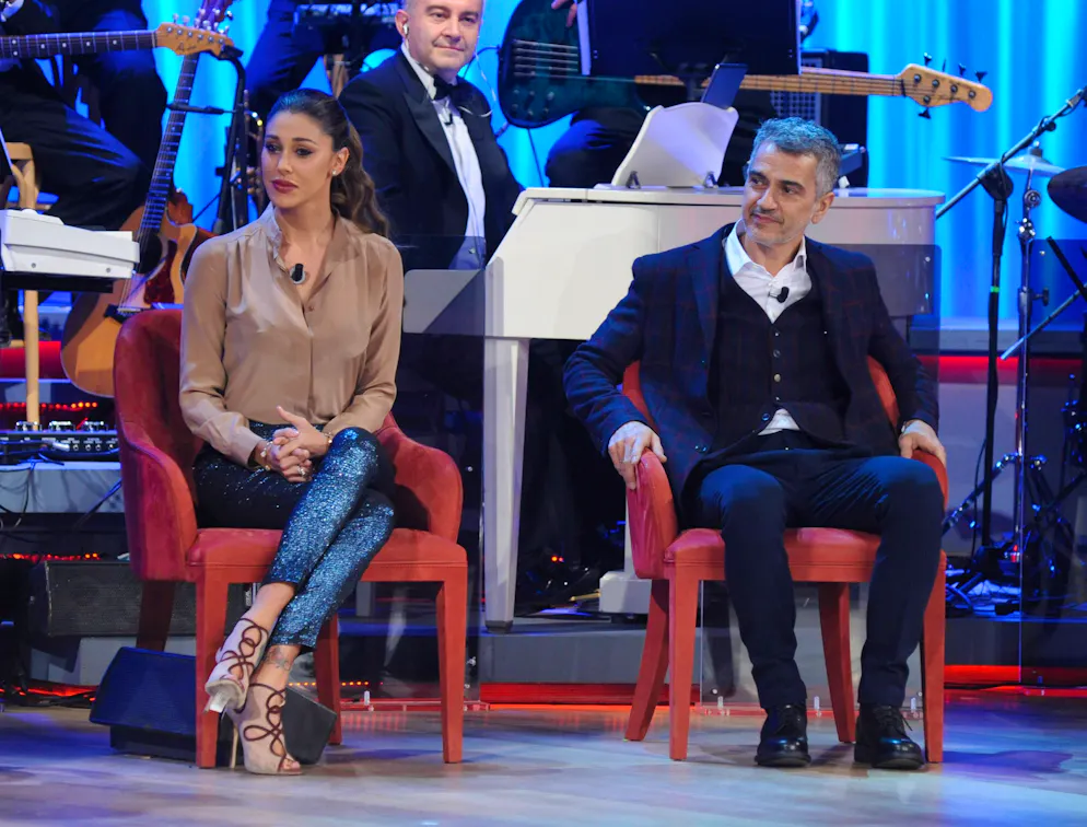 Belen Rodriguez e suo padre Gustavo ospiti del "Maurizio Costanzo Show" nel 2015