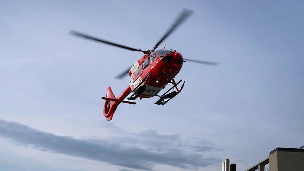 Bei der Bergung kam ein Helikopter der Schweizerischen Rettungsflugwacht (Rega )zum Einsatz. (Archivbild)
