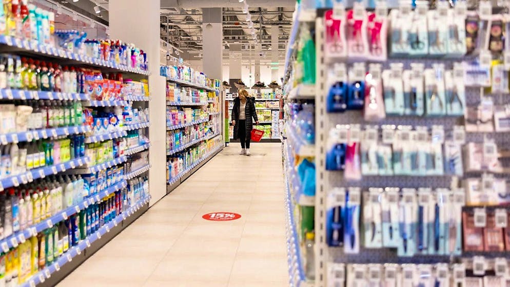 The German drugstore chain Rossmann plans to open up to 100 locations throughout Switzerland in five to six years - the picture shows the first Swiss branch in Emmen.