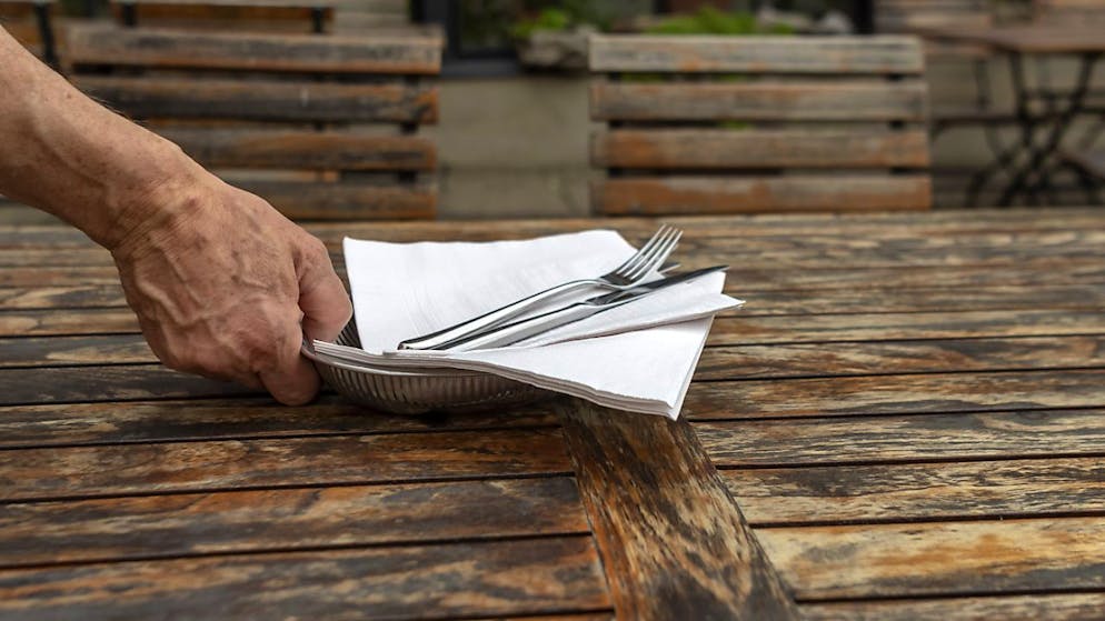 Gibt es nicht genügend Arbeit, sind Selbstständige schlechter finanziell abgesichert als Angestellte. Der Bundesrat hält eine obligatorische Versicherung aber für kaum umsetzbar. (Themenbild)