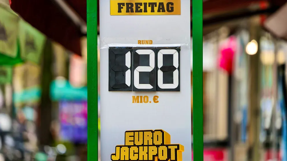 The Eurojackpot with the maximum sum of 120 million euros has been won. (symbolic picture)