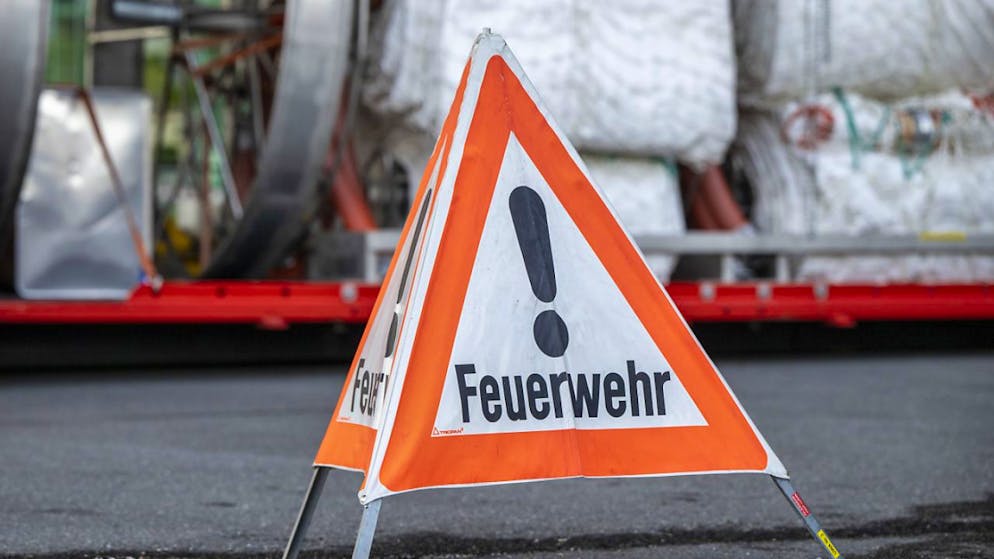 Die Feuerwehr hatte am Freitag einen frühmorgendlichen Einsatz in Küssnacht am Rigi. (Symbolbild)