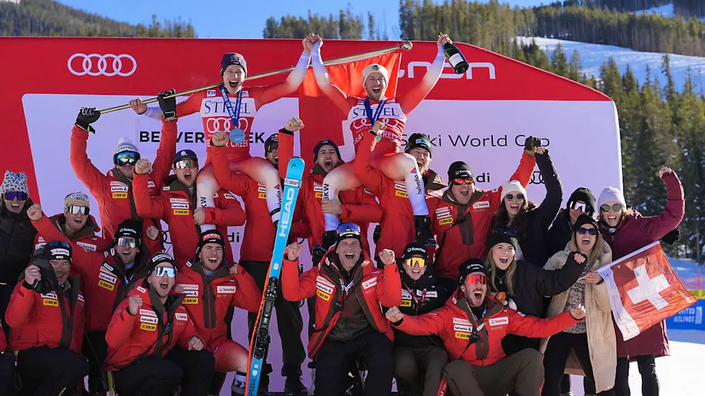 Ein erster Sieg als Entschädigung - Gallery. Die Schweizer Delegation hat gleich nach der ersten Weltcup-Abfahrt des Winters viel Grund zum Feiern