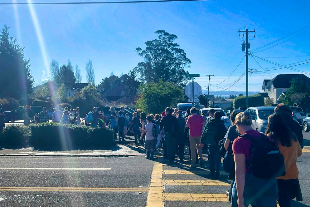 Seaquake off Northern California: Tsunami warning lifted - Gallery. Due to a tsunami warning, people had to leave endangered areas near the coast.