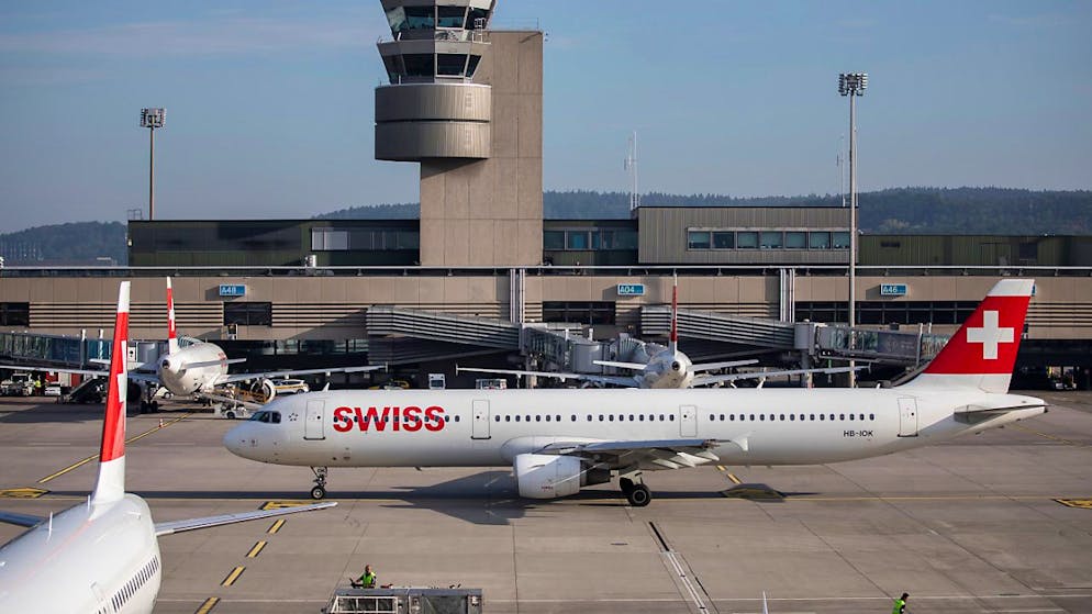 Ein Airbus A321 der Swiss sollte am Freitag vom Flughafen Zürich aus wieder in Richtung Amsterdam-Schiphol starten. (Archivbild)