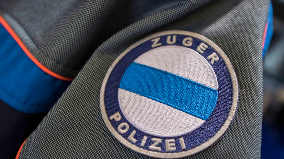 Die Zuger Polizei verhaftete in Cham einen 28-jährigen Telefonbetrüger. (Archivbild)