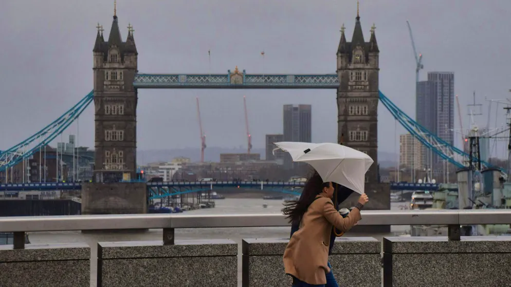 One dead in storm in England - many households without power - Gallery. There was also strong wind and rain in London.