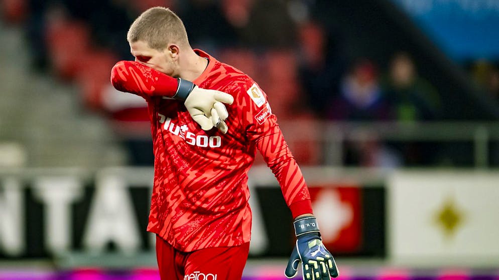 Drei Gegentore in einer Viertelstunde: YB-Goalie David von Ballmoos ist bedient