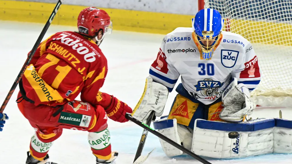 Ambri stürzt Davos vom Leaderthron - Gallery. Zugs Goalie Leonardo Genoni geht auch im dritten Spiel nach seiner langen Verletzungspause als Sieger vom Eis