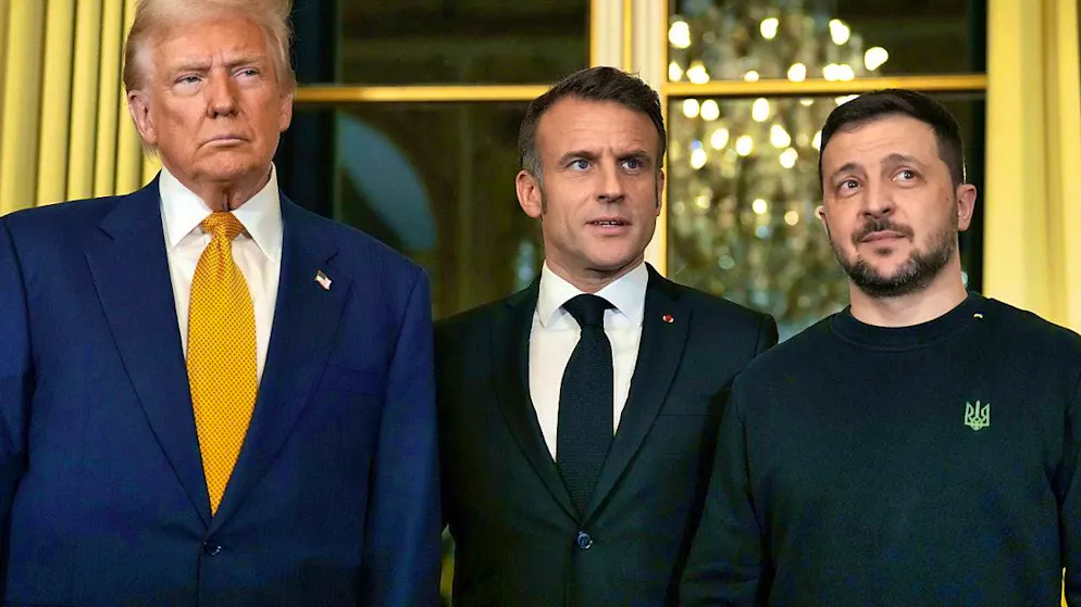 dpatopbilder - French President Emmanuel Macron (M) poses with US President-elect Donald Trump (l) and Ukrainian President Volodymyr Selenskyj at the Elysee Palace. Photo: Aurelien Morissard/AP/dpa