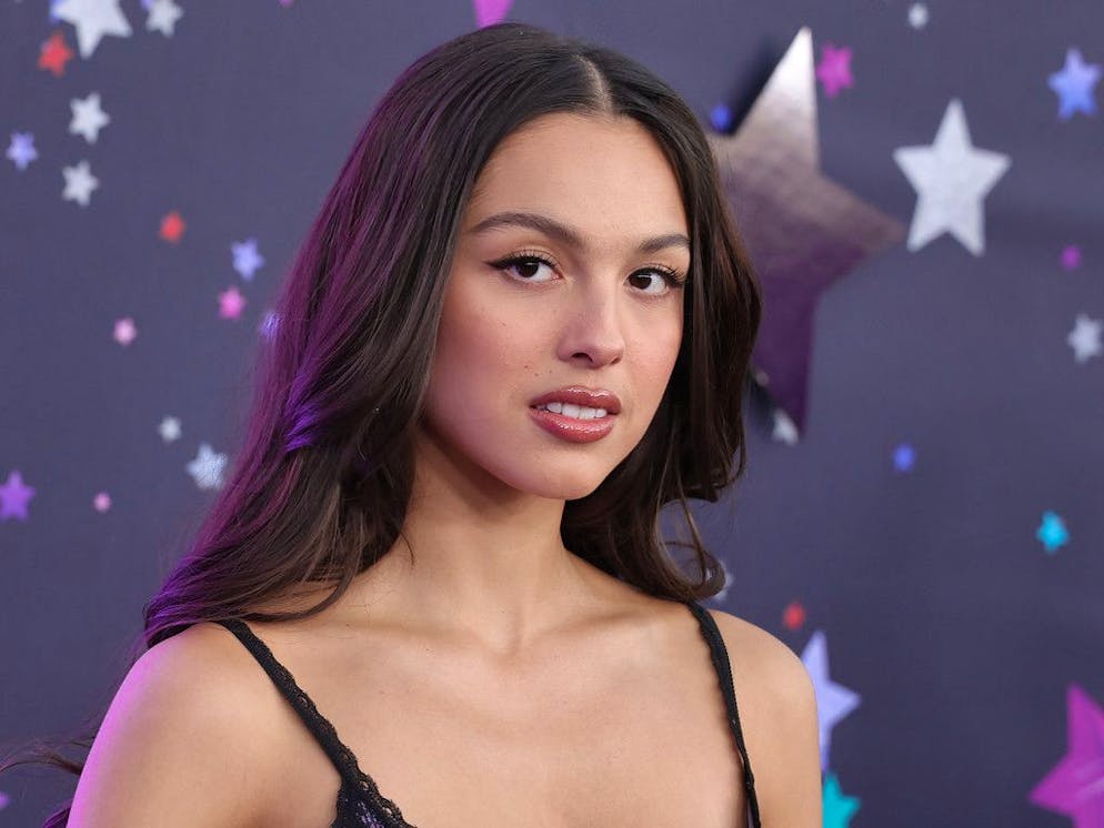 La chanteuse de Good 4 U a fait une pause dans sa tournée mondiale en octobre, mais elle la reprendra en mars de l'année prochaine avec de nombreuses dates de festivals (archives).