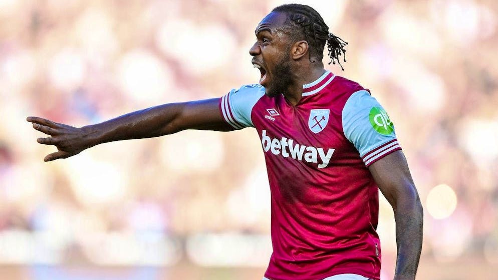 Michail Antonio in the kit of his club West Ham United