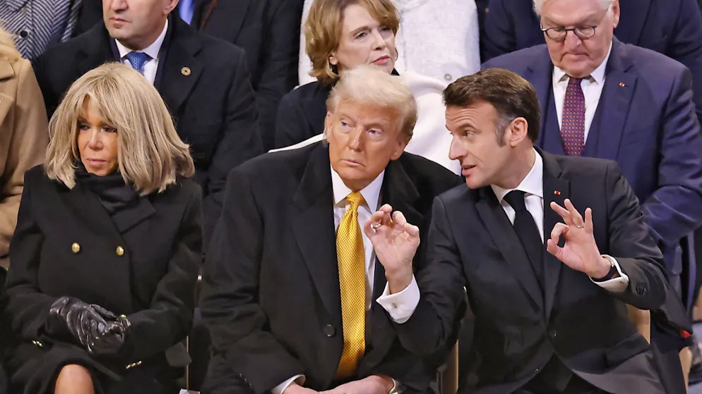 Notre-Dame a rouvert, cinq ans après avoir été sauvée des flammes - Gallery. Une quarantaine de chefs d'Etat et de gouvernement, dont le président élu des Etats-Unis Donald Trump et le président ukrainien Volodymyr Zelensky, des têtes couronnées, mais aussi le milliardaire Elon Musk, étaient présents pour la réouverture de Notre-Dame.