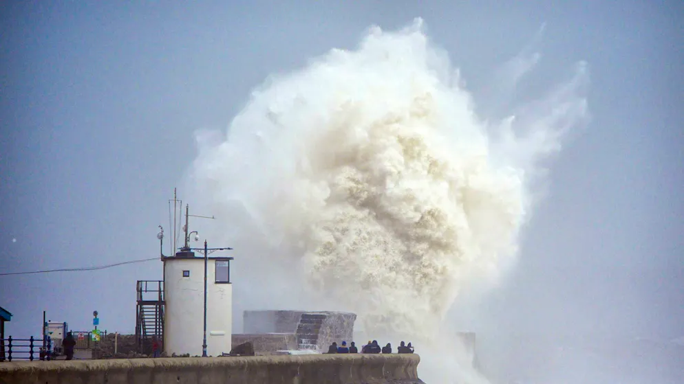 One dead in storm in England - many households without power - Gallery. Hundreds of thousands of people in Ireland were temporarily without power.