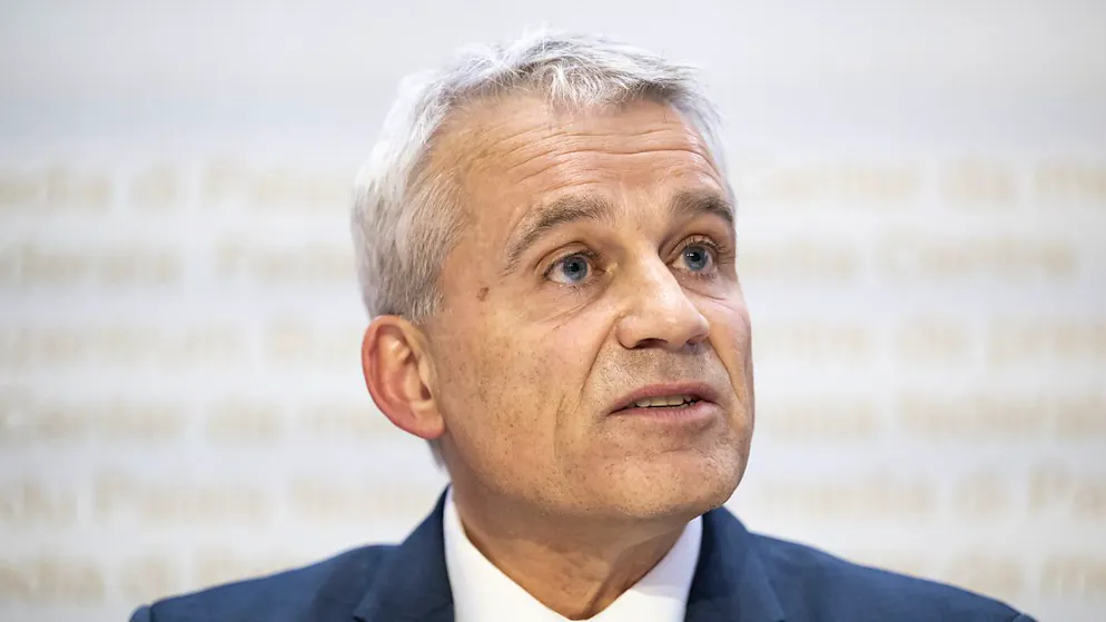 "La Suisse négocie dur sur la clause de sauvegarde", a dit le conseiller fédéral Beat Jans à la RTS.