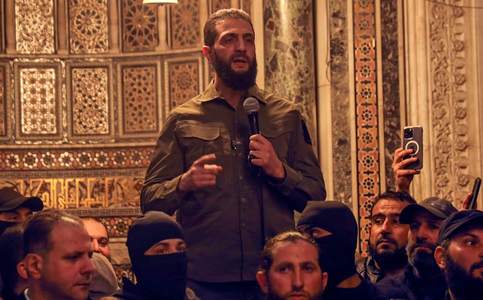 Abu Mohammed al-Dschulani spricht in der Umayyaden-Moschee in Damaskus. Foto: Omar Albam/AP