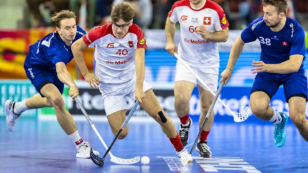 The floorball national team with a new face and in a new role - Gallery. Noël Seiler has become captain of the national team at the age of 23