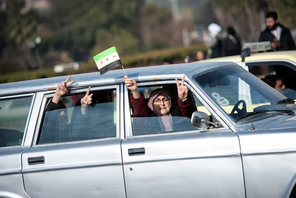 Der Umsturz in Syrien in Bildern. Viele Bürgerinnen und Bürger der Hauptstadt nahmen an Autocorsos teil, um das Ende der jahrzehntelangen Gewaltherrschaft in Syrien zu feiern.