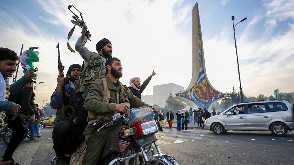 Mehr als 60 Personen befinden sich laut dem Auslandschweizerregister noch in Syrien.