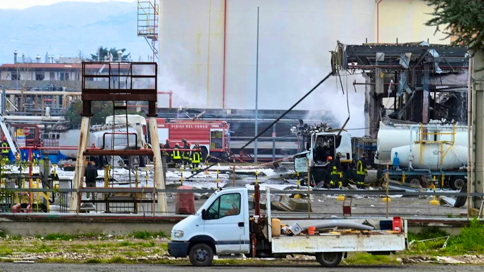 Two people have died in an explosion at an oil refinery in Calenzano, Italy, and three workers are still missing.