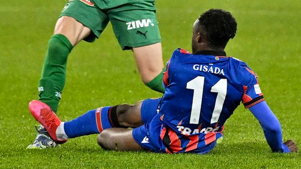 Controversial red card. League announces penalty for FCB striker Traoré