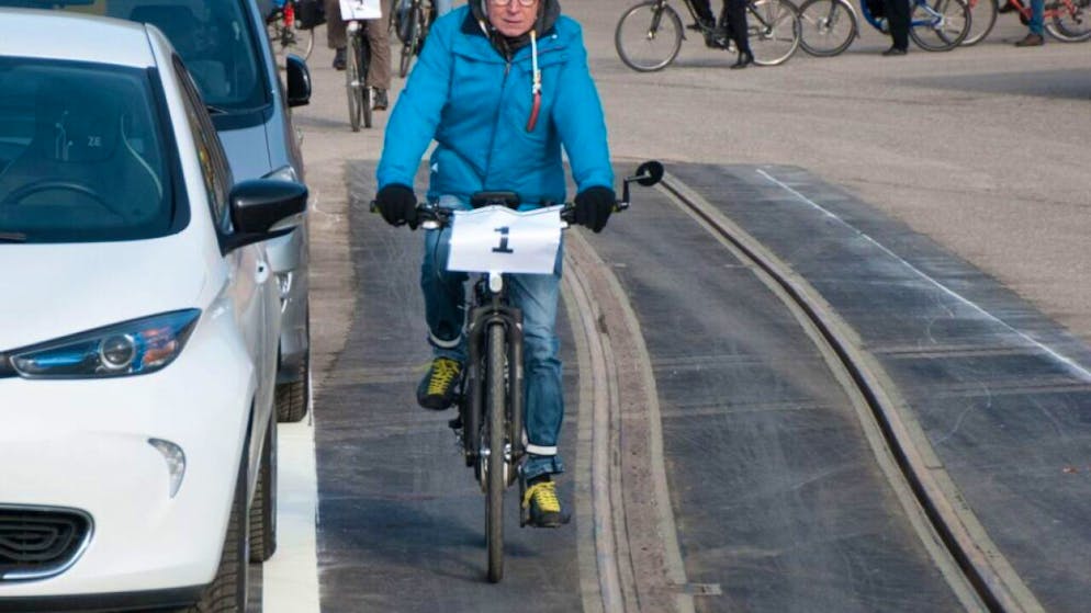 Die sogenannten velofreundlichen Gleise mit einem Gummiprofil wurden zunächst in einer Testanlage (Bild) in Füllinsdorf ausprobiert und anschliessend an der Bruderholzstrasse in Basel.