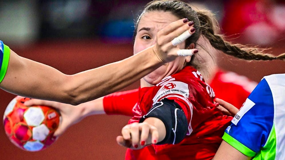 Daphné Gautschi, the best Swiss scorer with six goals, takes a shot. (archive picture)