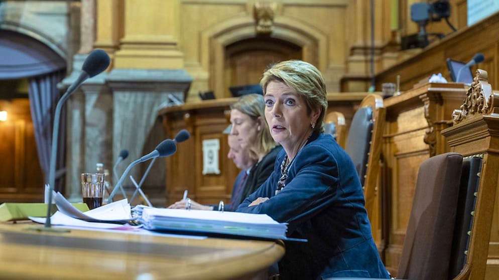 La "ministra" delle finanze, Karin Keller-Sutter, impegnata oggi col Preventivo 2025 della Confederazione.