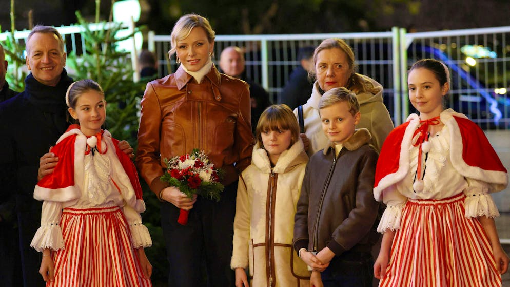 Al mercatino di Natale. I figli di Charlène di Monaco ereditano il suo lussuoso stile