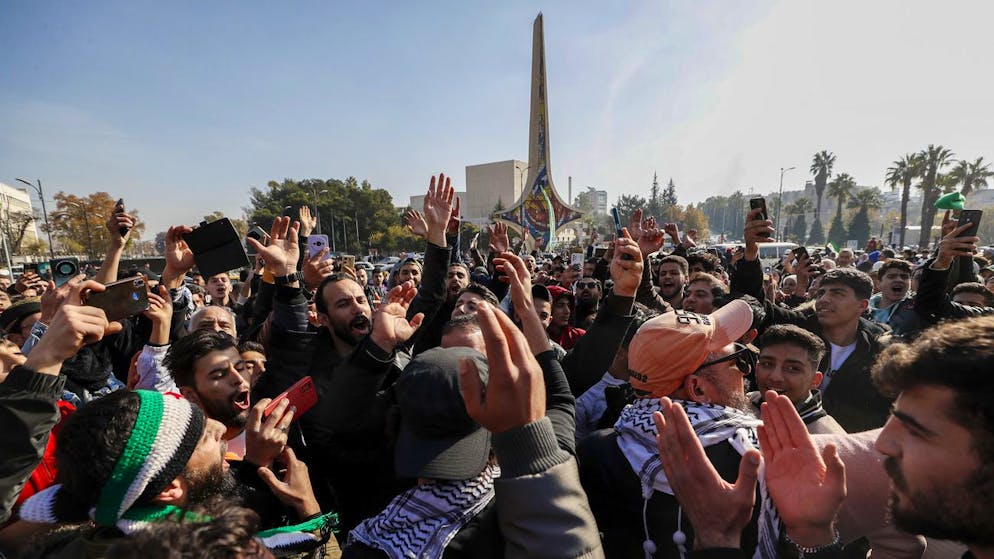 In Aleppo haben die Menschen den Sturz von Baschar al-Assad frenetisch bejubelt.