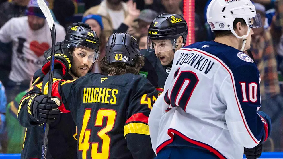 The Vancouver Canucks with Pius Suter (left) took a 1-0 lead against Tampa Bay